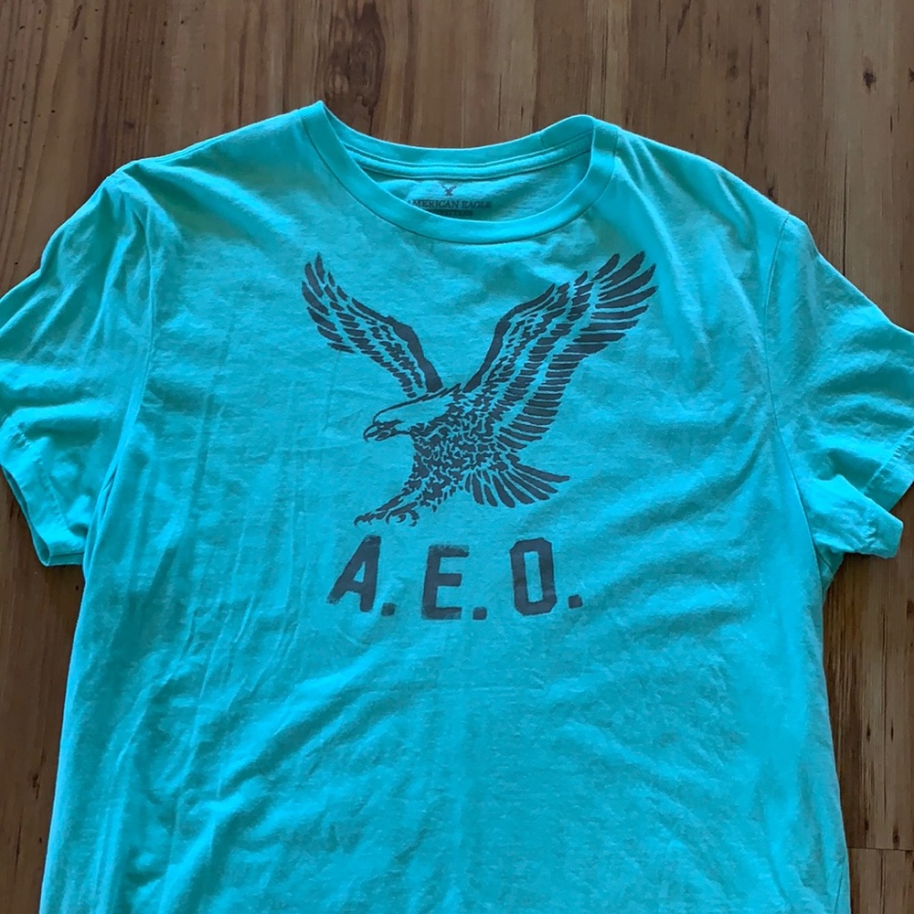 NWOT men’s American eagle tshirt